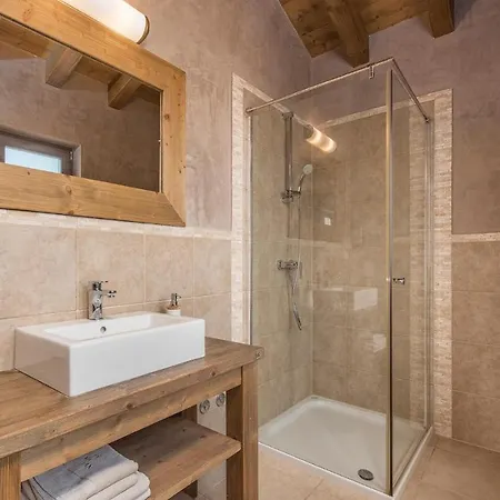 Leonardo Holiday home