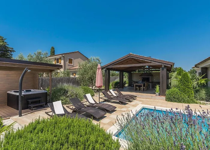 Leonardo Holiday home *